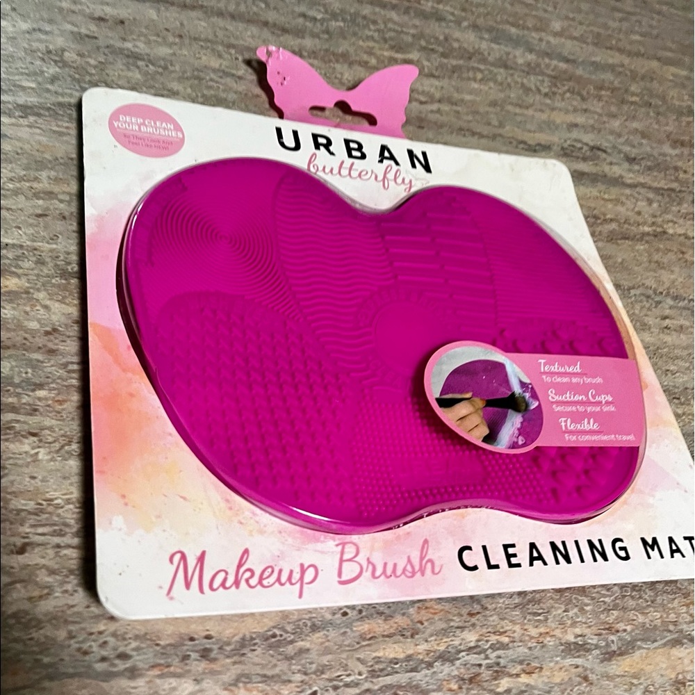 NIB Urban Butterfly make up cleaning brush mat